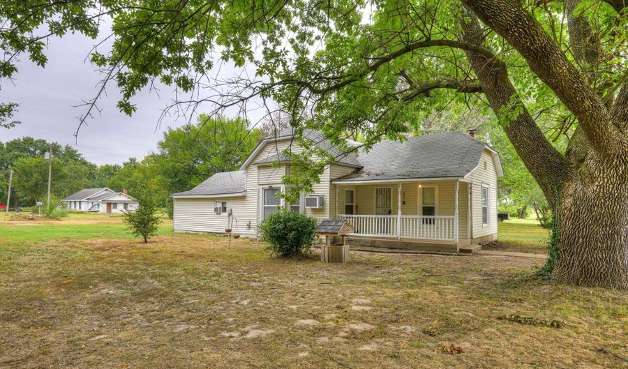 651 Mosher Ave, Asbury, MO 64832 - 2 Beds, 1 Bath