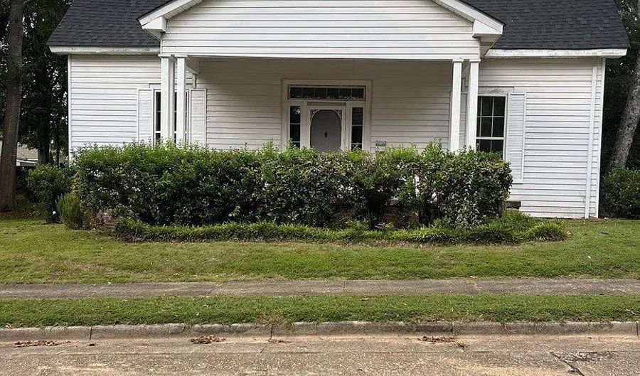 317 Semmes St, Alexander City, AL 35010 - 2 Beds, 2 Bath