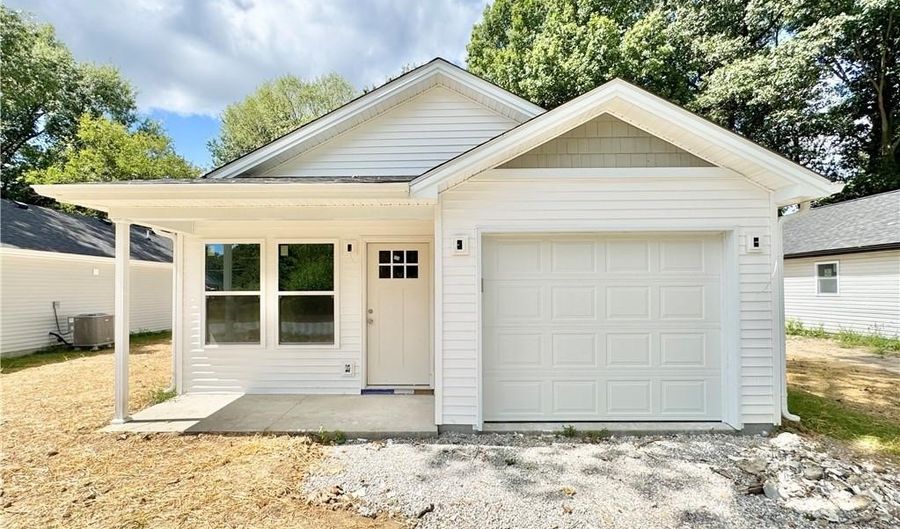 364 Oak St, Austin, IN 47102 - 3 Beds, 2 Bath