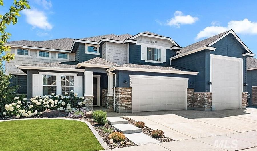 8295 W Sparks Lake Dr, Boise, ID 83714 - 5 Beds, 4 Bath