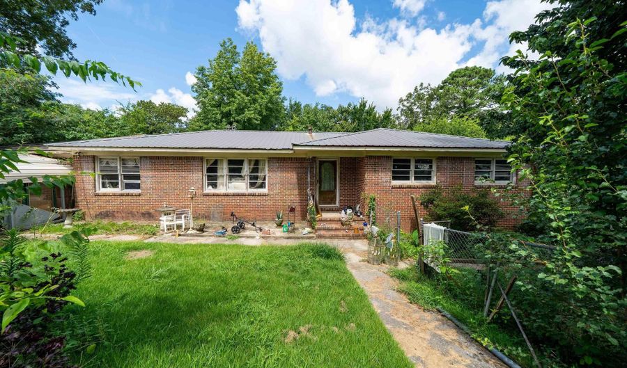 939 NAVAJO Trl, Alabaster, AL 35007 - 3 Beds, 2 Bath