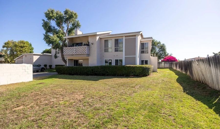 2566 WHITE OAK Pl 1, Escondido, CA 92027 - 3 Beds, 2 Bath