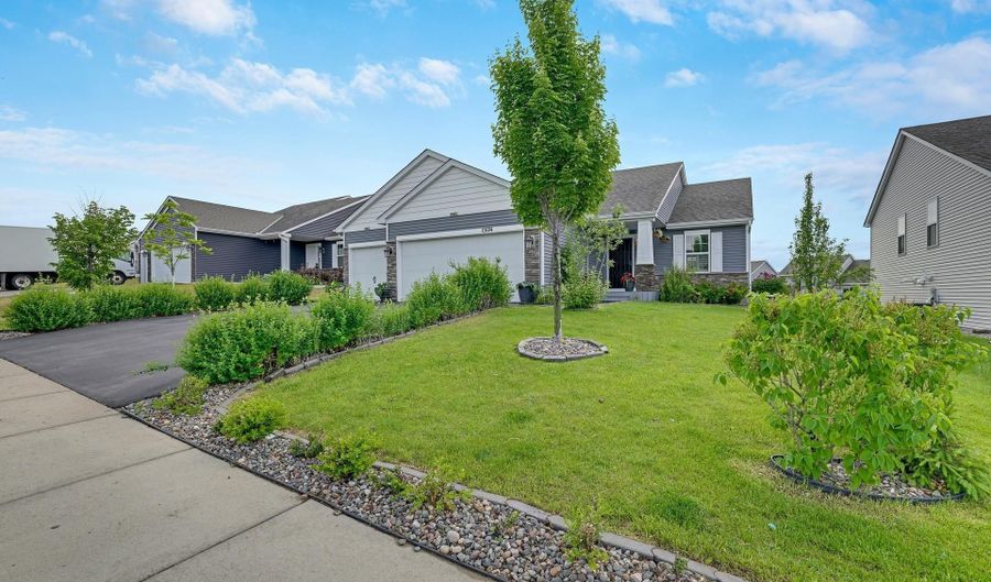 15174 Emory Cir, Apple Valley, MN 55124 - 3 Beds, 3 Bath