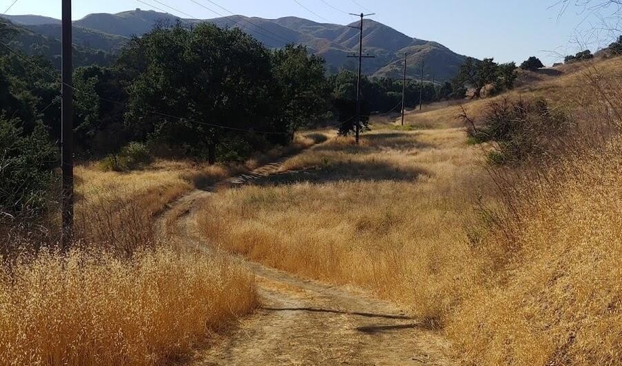 3761 Patrick Henry Pl, Agoura Hills, CA 91301 - 3 Beds, 2 Bath