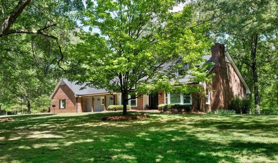 311 Herring Rd NE, Armuchee, GA 30105 - 4 Beds, 5 Bath