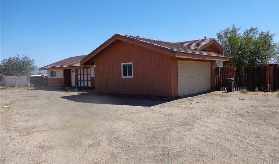 19993 Rimrock, Apple Valley, CA 92307 - 3 Beds, 2 Bath