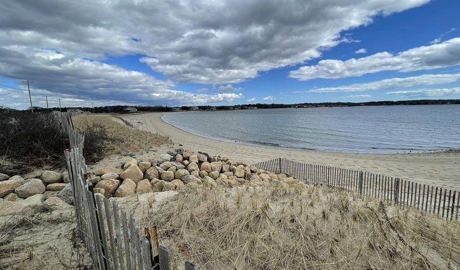 88 Rope Walk Rd, Bourne, MA 02532 - 3 Beds, 2 Bath
