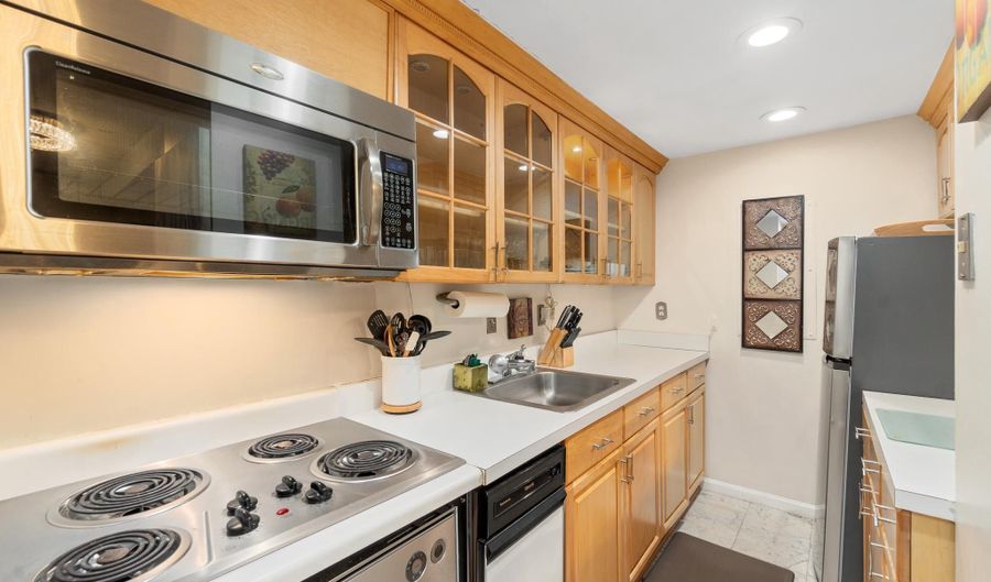 2145 CALIFORNIA St NW 102, Washington, DC 20008 - 1 Beds, 2 Bath