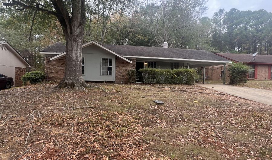 2481 Oak Grove Ln, Jackson, MS 39212 - 3 Beds, 2 Bath