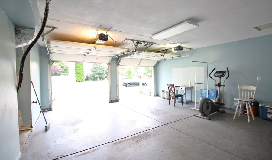 3239 Oak Tree Dr N, Indianapolis, IN 46227 - 3 Beds, 3 Bath