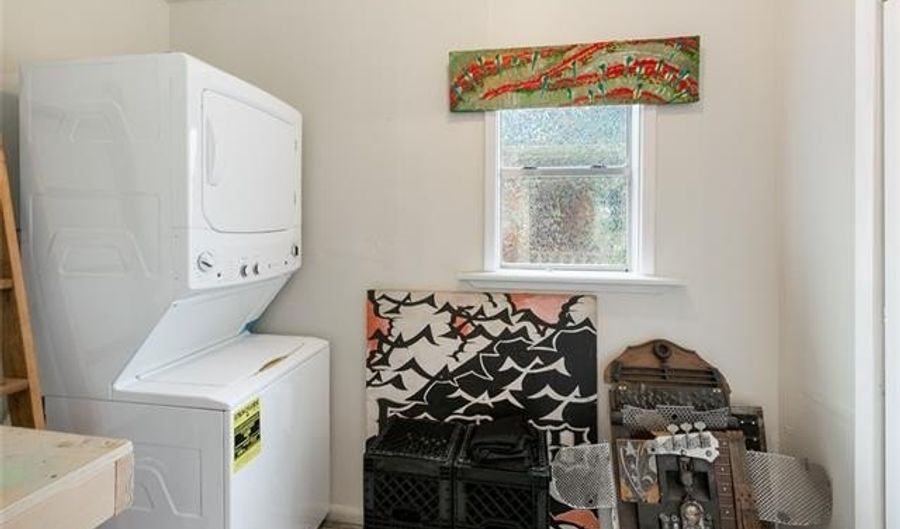 417 LEBEAU St, Arabi, LA 70032 - 2 Beds, 1 Bath