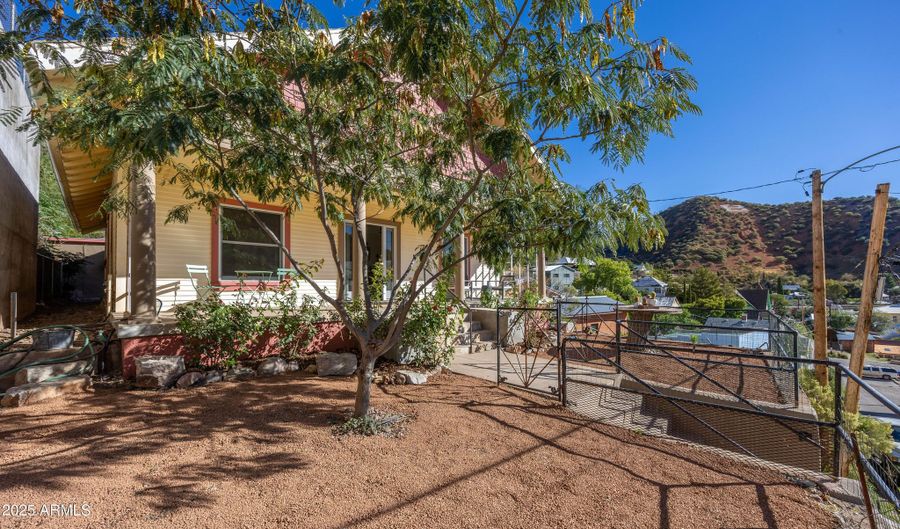 111 CLAWSON Ave, Bisbee, AZ 85603 - 2 Beds, 1 Bath