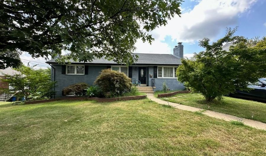 4617 N CHAMBLISS St, Alexandria, VA 22312 - 4 Beds, 3 Bath