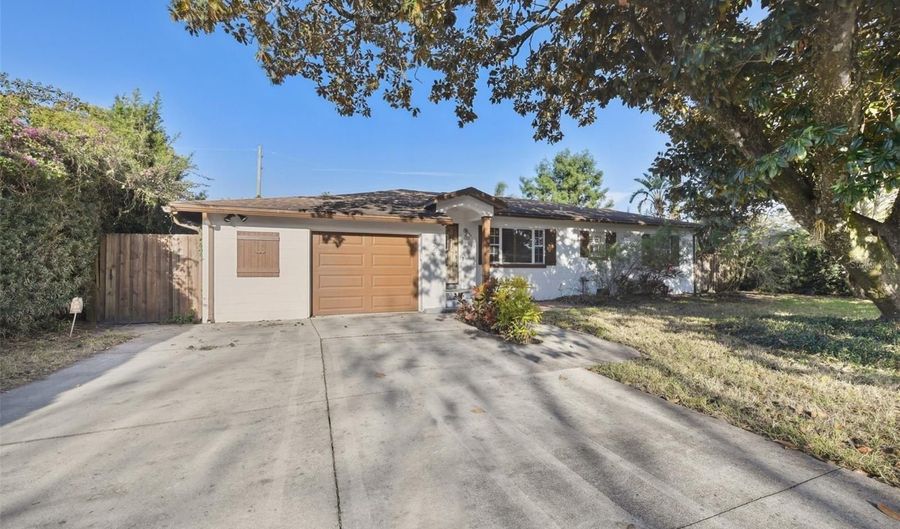 4249 KENDRICK Rd, Orlando, FL 32804 - 3 Beds, 2 Bath