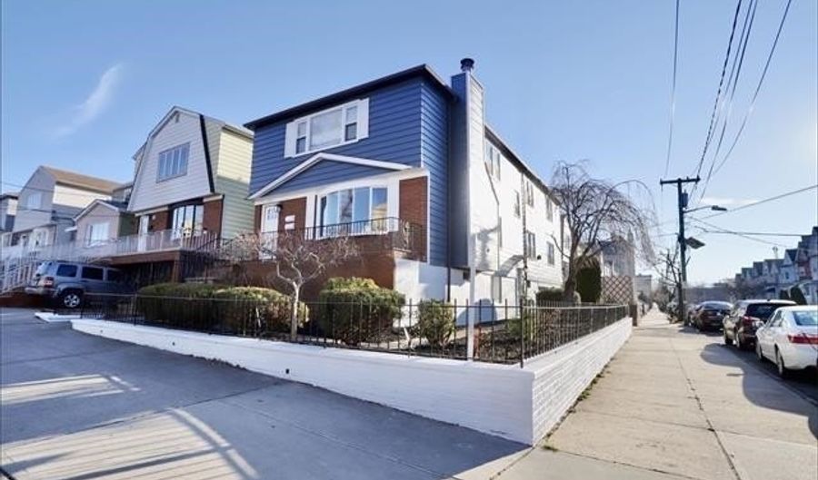 728 KENNEDY Blvd 3, Bayonne, NJ 07002 - 3 Beds, 2 Bath