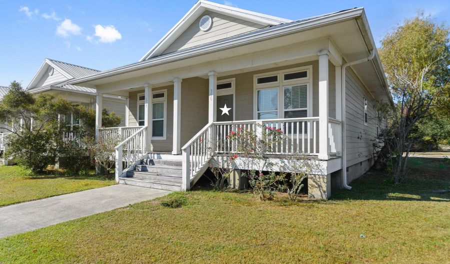 316 Saint Francis St, Bay St. Louis, MS 39520 - 2 Beds, 1 Bath