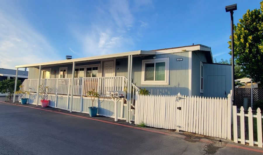 2770 W Lincoln Ave 29A, Anaheim, CA 92801 - 3 Beds, 2 Bath