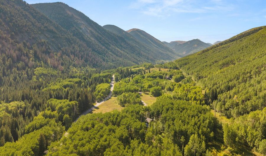 9555 Castle Creek Rd, Aspen, CO 81611 - 5 Beds, 5 Bath