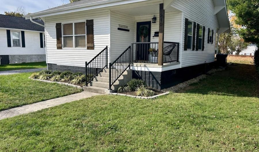 210 W Lincoln St, Alcoa, TN 37701 - 2 Beds, 1 Bath
