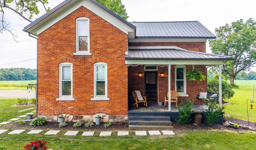 813 S 300 West Rd, Albion, IN 46701 - 3 Beds, 2 Bath