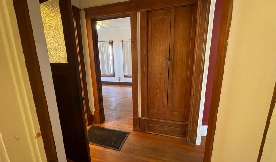 123 Maple St, Albuquerque, NM 87106 - 2 Beds, 1 Bath