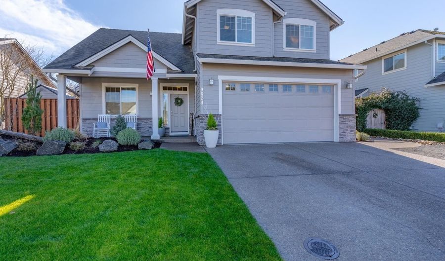 9824 Elk St, Aumsville, OR 97325 - 3 Beds, 3 Bath