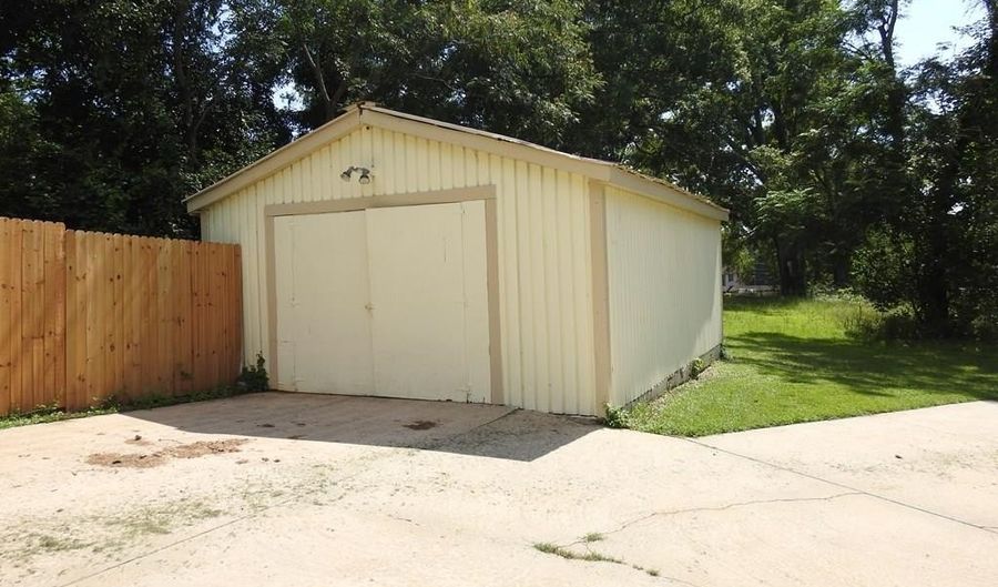 729 Darlington St, Calhoun Falls, SC 29628 - 2 Beds, 2 Bath