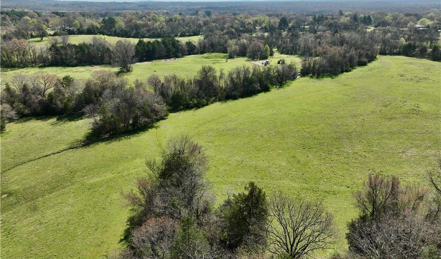 Hwy 186, Altus, AR 72821 - 0 Beds, 0 Bath