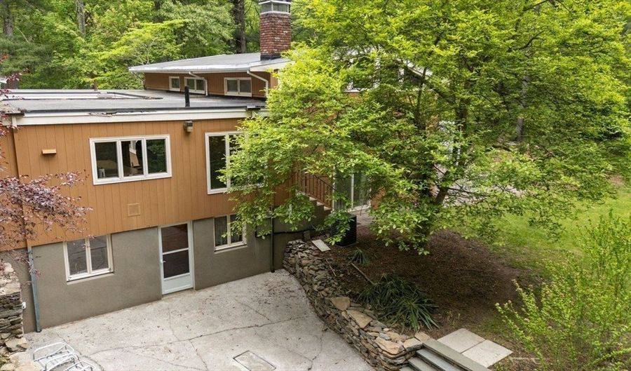 181 Thayer Farms Rd, Attleboro, MA 02703 - 5 Beds, 4 Bath
