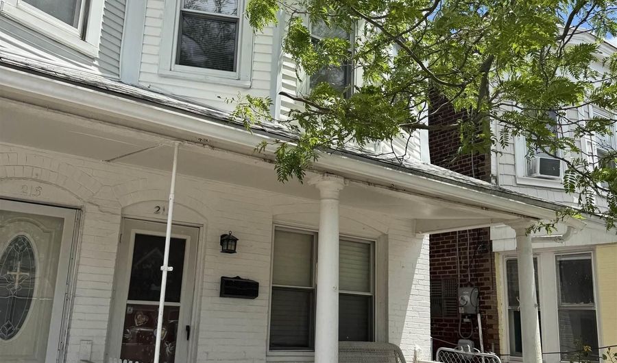 213 N Arizona Ave, Atlantic City, NJ 08401 - 3 Beds, 1 Bath