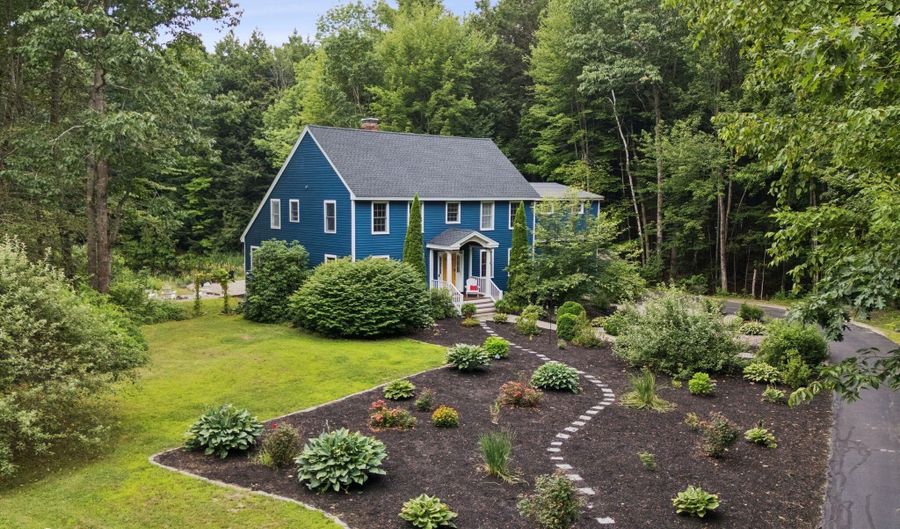 43 Lakeside Dr, Falmouth, ME 04105 - 4 Beds, 4 Bath