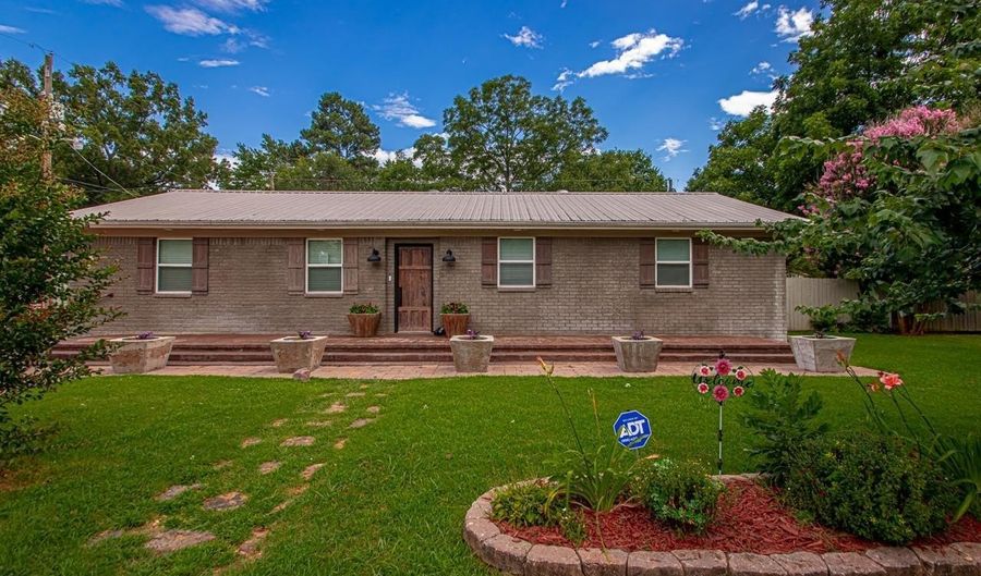 803 W Fisher St, Beebe, AR 72012 - 4 Beds, 2 Bath