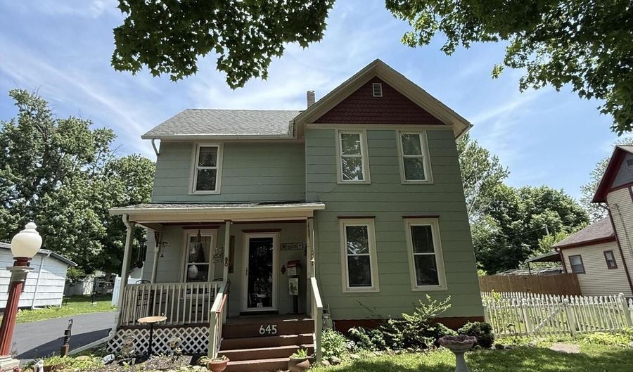 645 State St, Adrian, MI 49221 - 3 Beds, 2 Bath