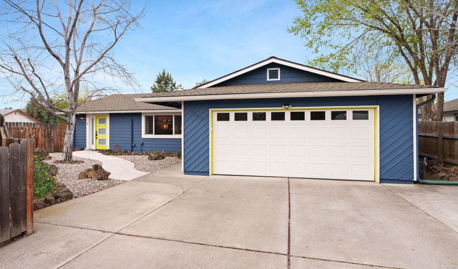 2087 NE Mistletoe Ct 1 & 2, Bend, OR 97701 - 4 Beds, 3 Bath