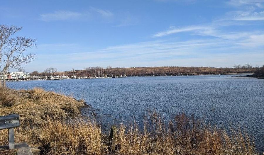 42 Ferris St 42, Bridgeport, CT 06605 - 2 Beds, 2 Bath