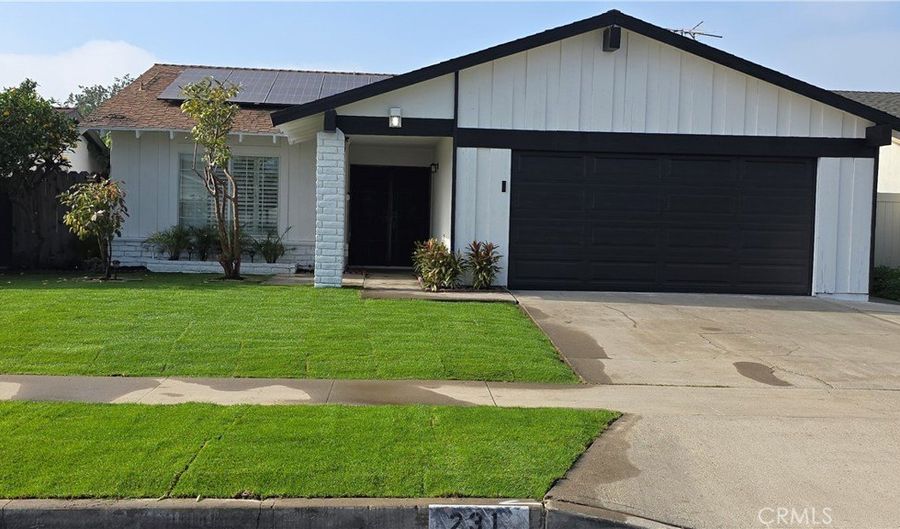 231 S Gain, Anaheim, CA 92804 - 3 Beds, 2 Bath