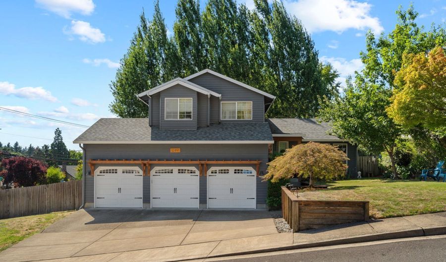12491 SE 41ST Ct, Milwaukie, OR 97222 - 3 Beds, 3 Bath