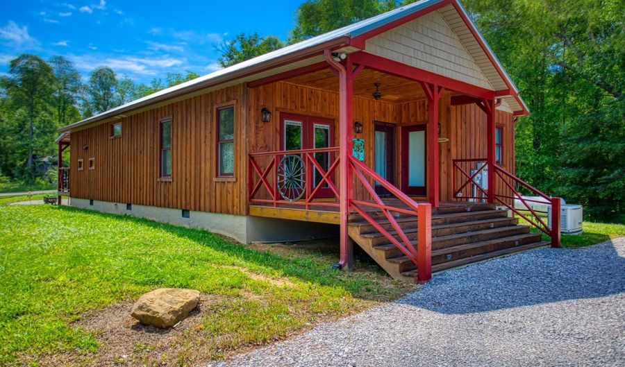 305 Griffin Ln, Allardt, TN 38504 - 2 Beds, 2 Bath