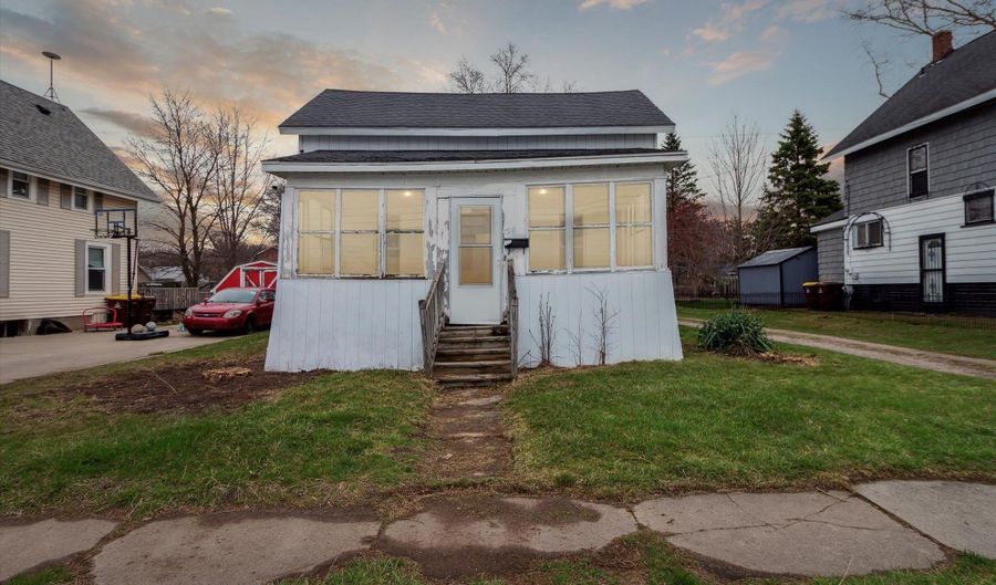 724 Bridge Ave, Alma, MI 48801 - 3 Beds, 1 Bath