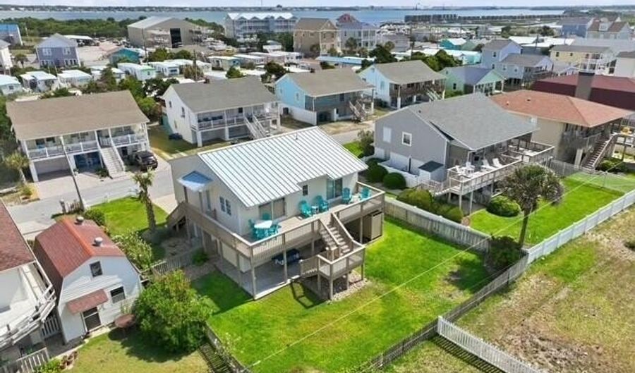 102 W Dobbs St, Atlantic Beach, NC 28512 - 4 Beds, 2 Bath