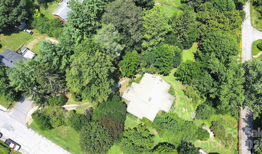57 Beverly Rd W, Asheville, NC 28806 - 3 Beds, 1 Bath