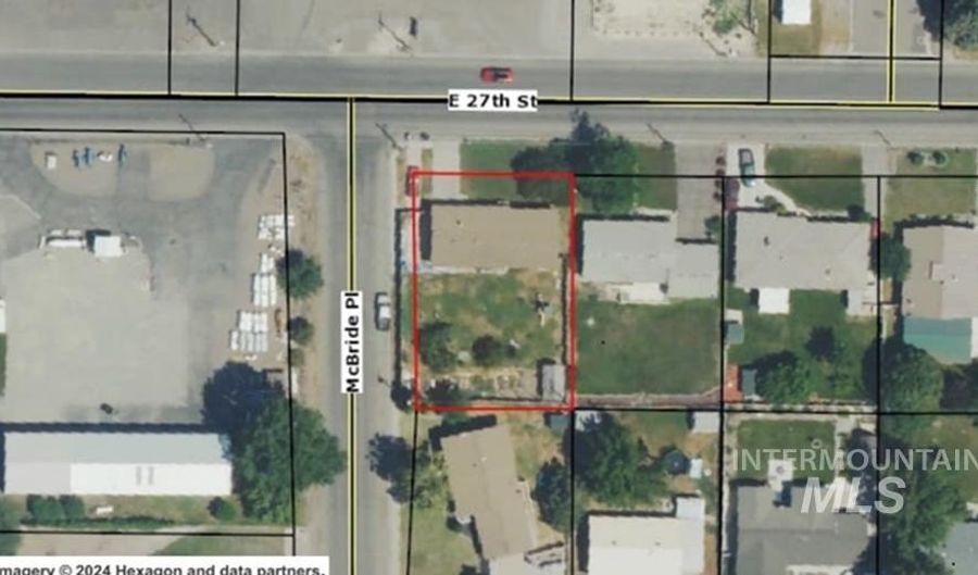 201 E 27th St, Burley, ID 83318 - 5 Beds, 3 Bath