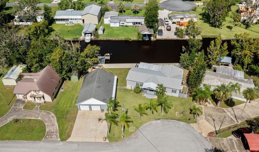 55805 CARROLL St, Astor, FL 32102 - 3 Beds, 3 Bath
