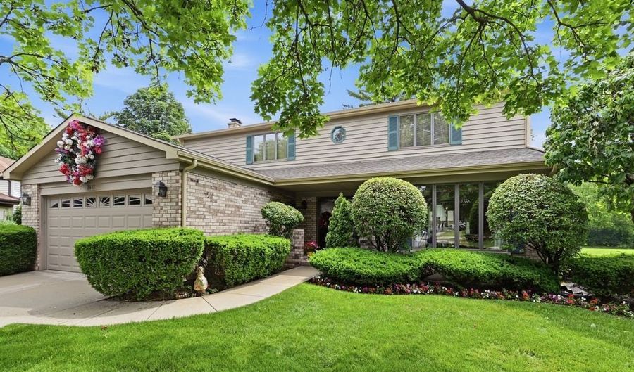 1411 W Allison Ct, Arlington Heights, IL 60005 - 4 Beds, 3 Bath