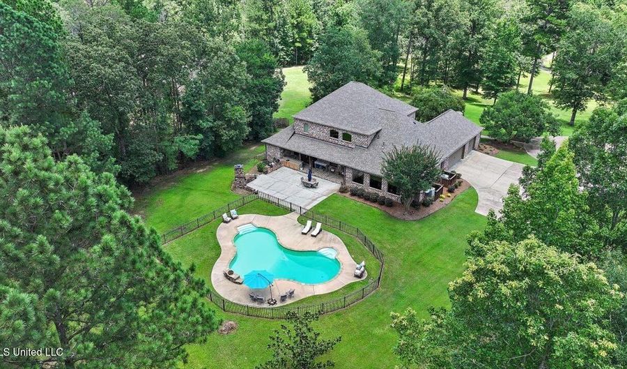 715 Westerly Dr, Brandon, MS 39042 - 5 Beds, 4 Bath