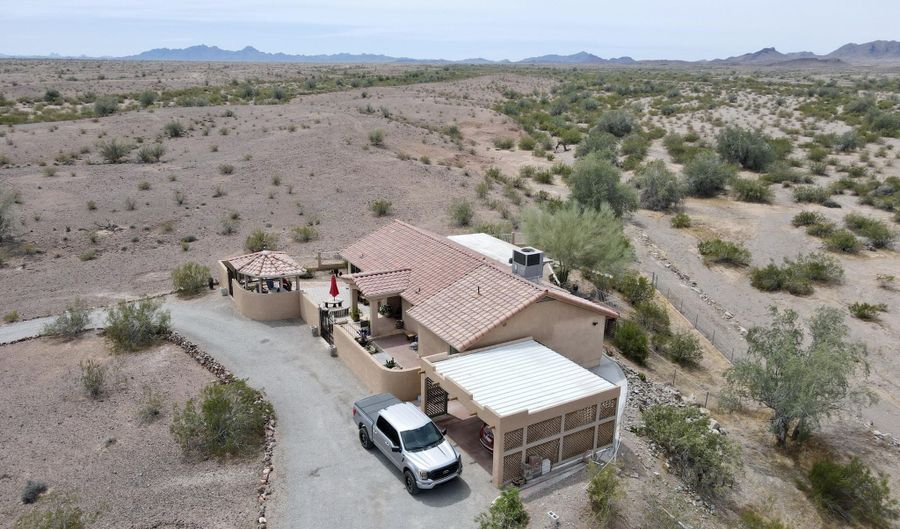42832 La Posa Rd, Bouse, AZ 85325 - 2 Beds, 2 Bath