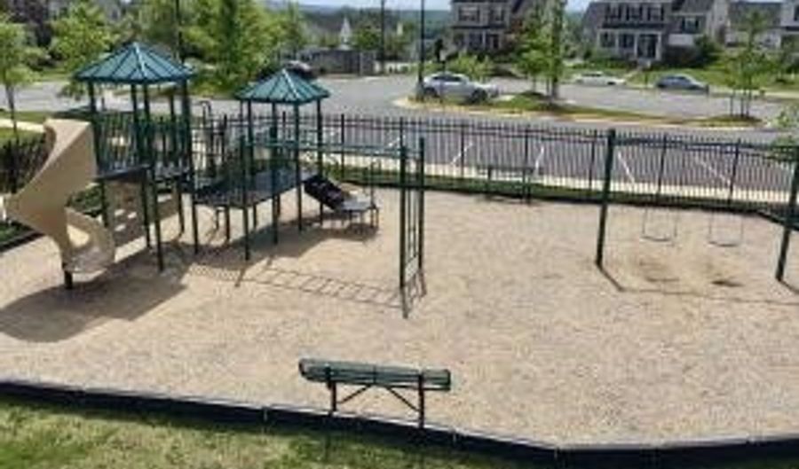 42594 WILDLY Ter, Ashburn, VA 20148 - 3 Beds, 3 Bath