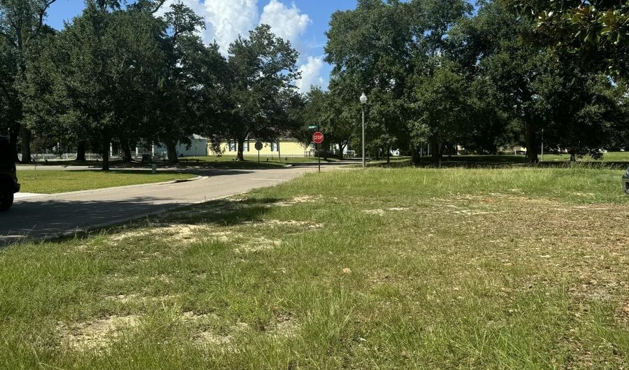 513 Thomas Shields Blvd, Bay St. Louis, MS 39520 - 0 Beds, 0 Bath