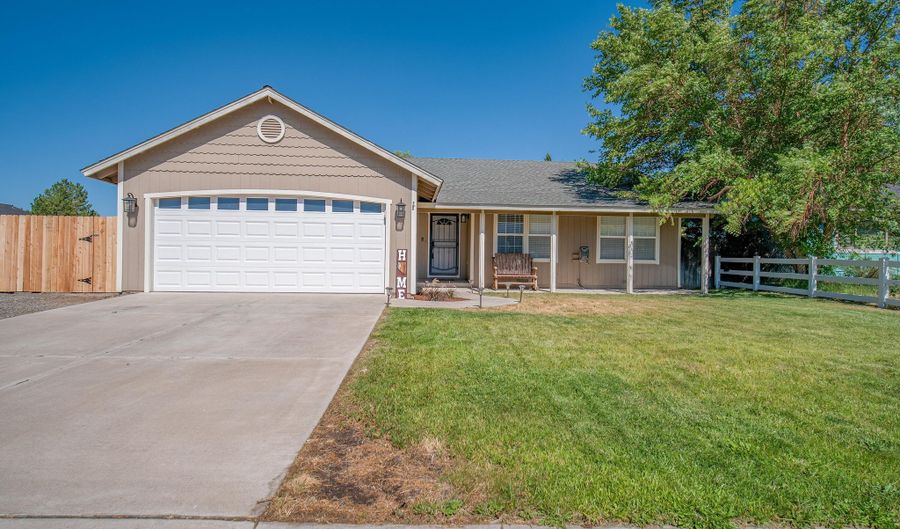 713 Addler Rd, Gardnerville, NV 89460 - 3 Beds, 2 Bath