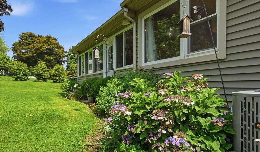 3 S Meadow Dr, Danbury, CT 06811 - 3 Beds, 3 Bath